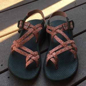 Chacos Size 6
